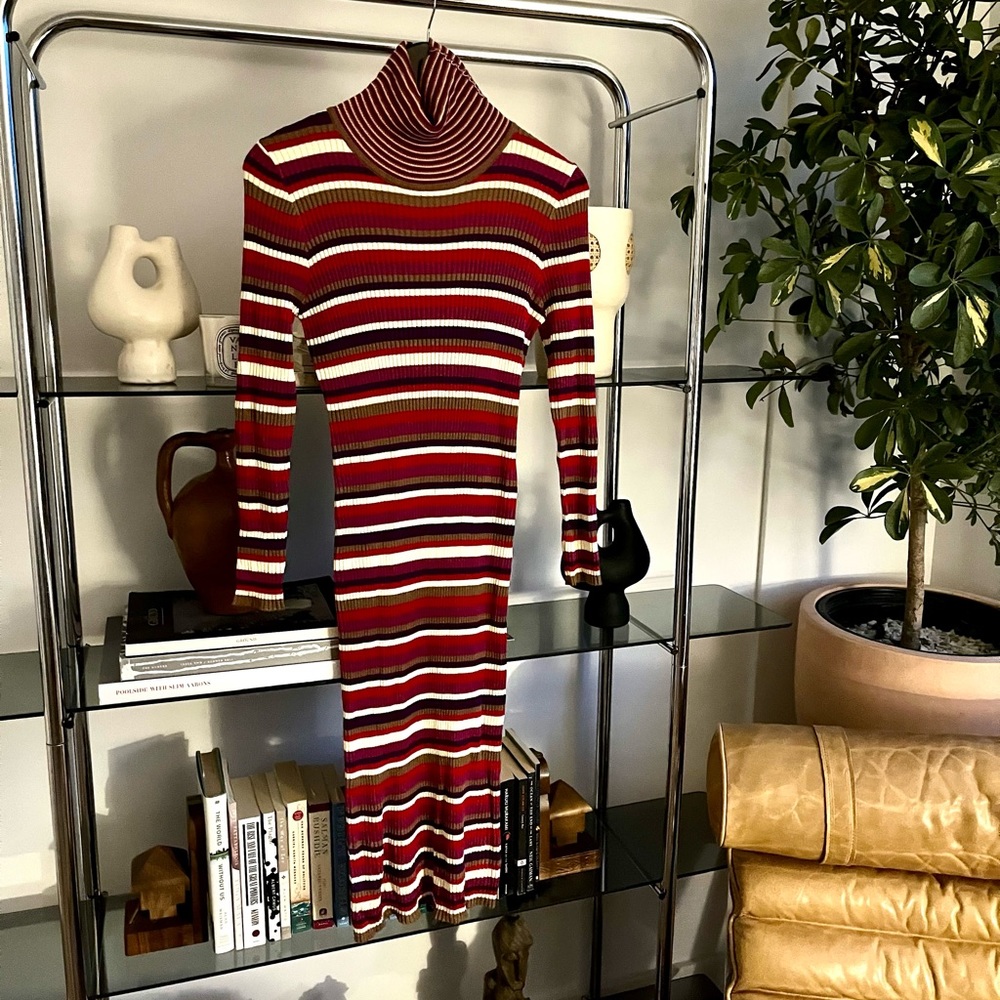 Lisa Says Gah turtleneck dress (Like New)